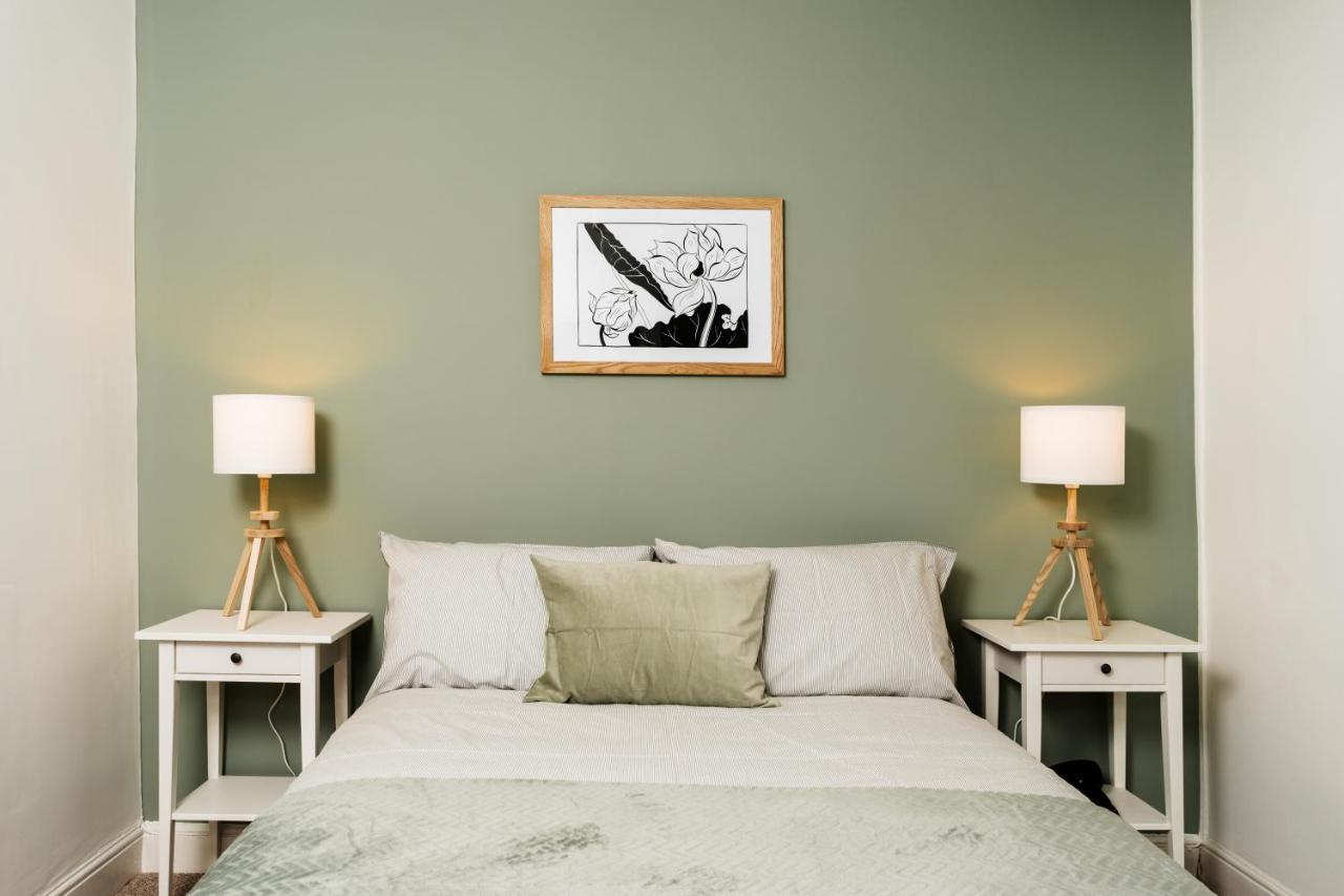 Сasa de vacaciones Alice's Stay: Parking + Close To The Motor Point Arena *