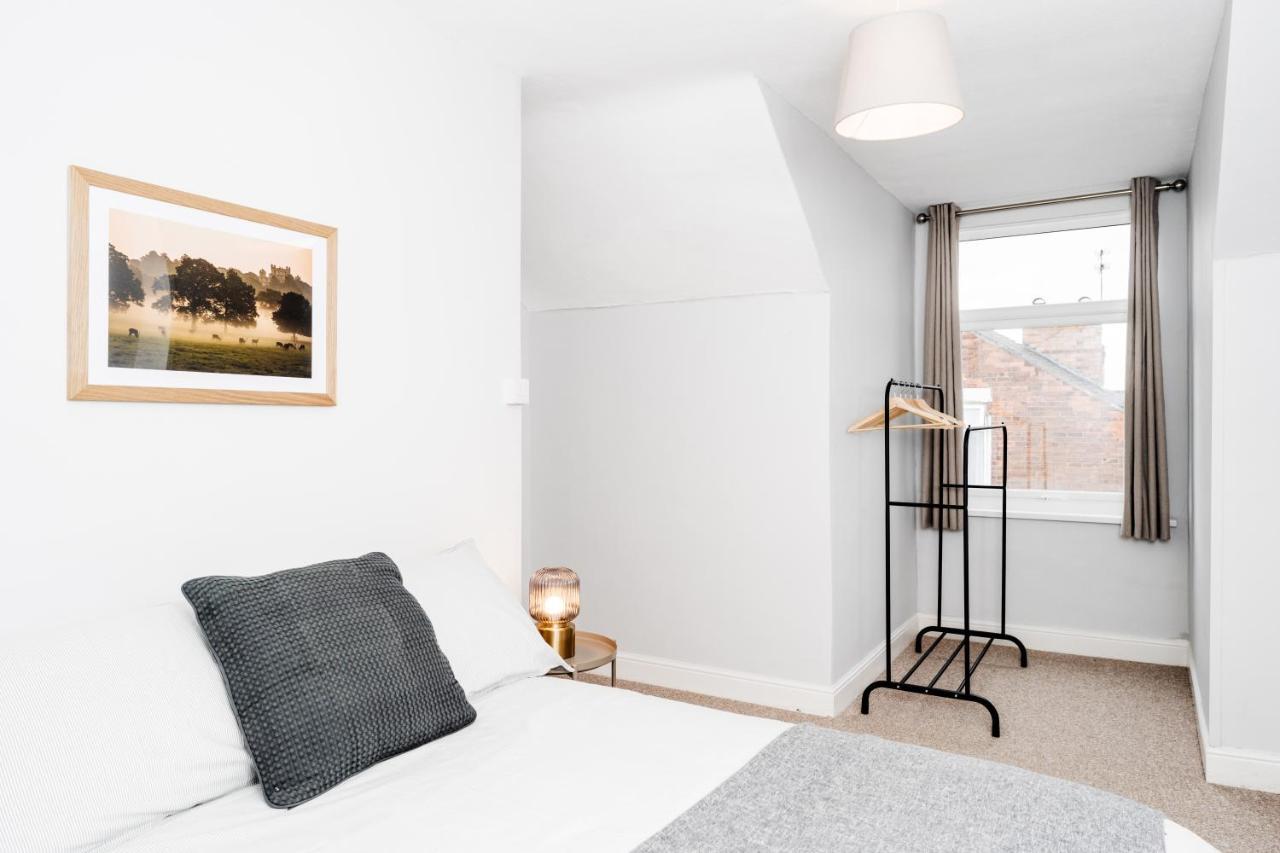 Сasa de vacaciones Alice's Stay: Parking + Close To The Motor Point Arena *