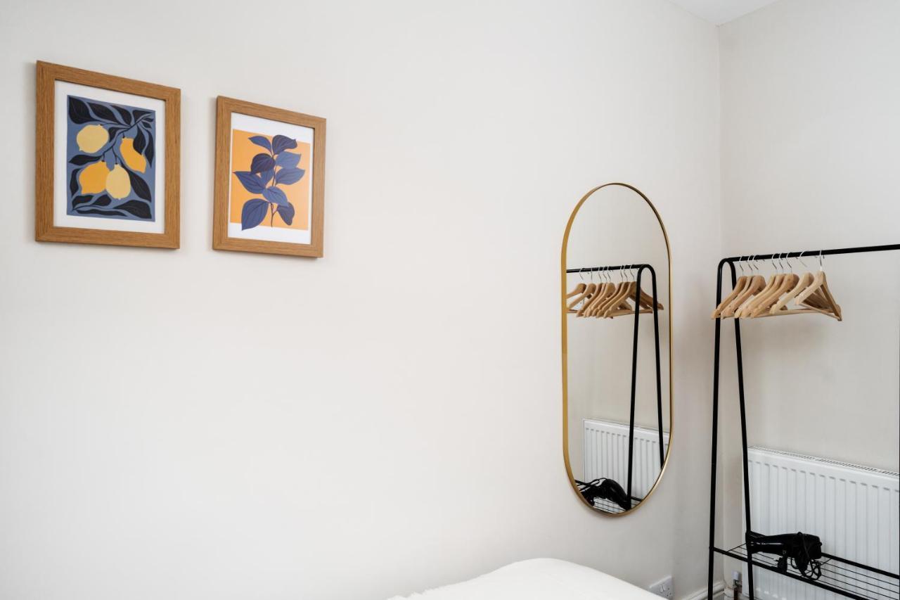 Hébergement de vacances Alice's Stay: Parking + Close To The Motor Point Arena Nottingham